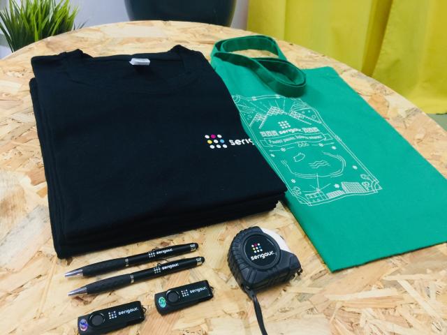 Sustapeneko merchandisinga